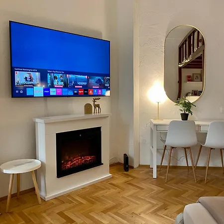 Romantic Centre Flat - Alexandra Apartment